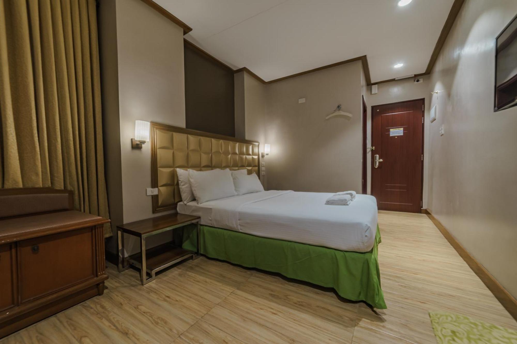 Robertson Hotel Naga  Εξωτερικό φωτογραφία