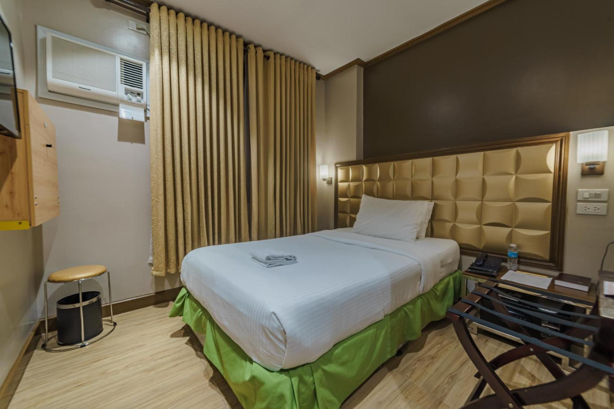 Robertson Hotel Naga  Εξωτερικό φωτογραφία