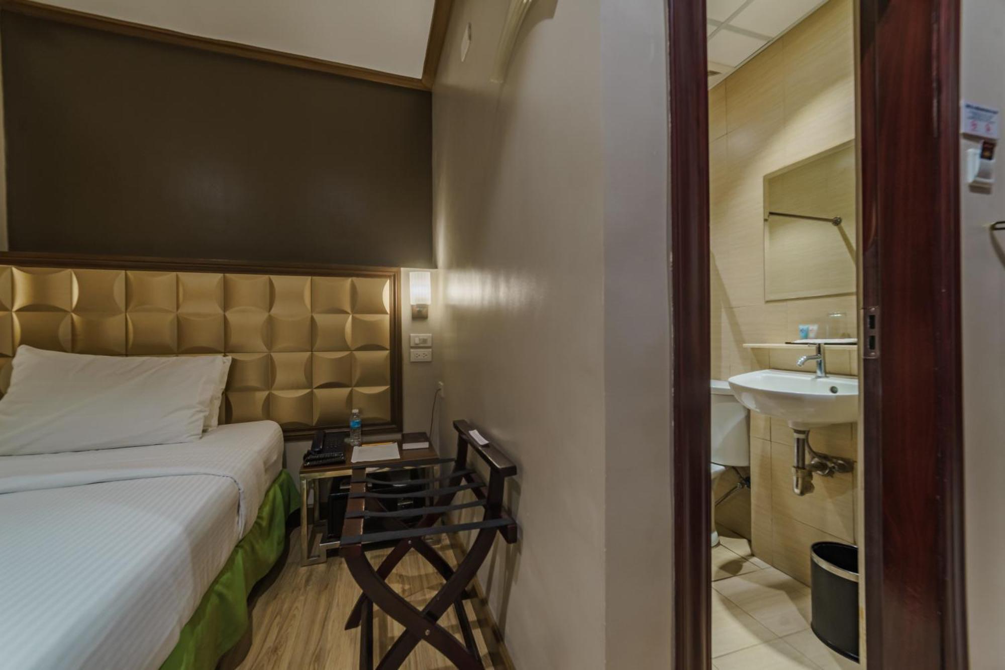 Robertson Hotel Naga  Εξωτερικό φωτογραφία