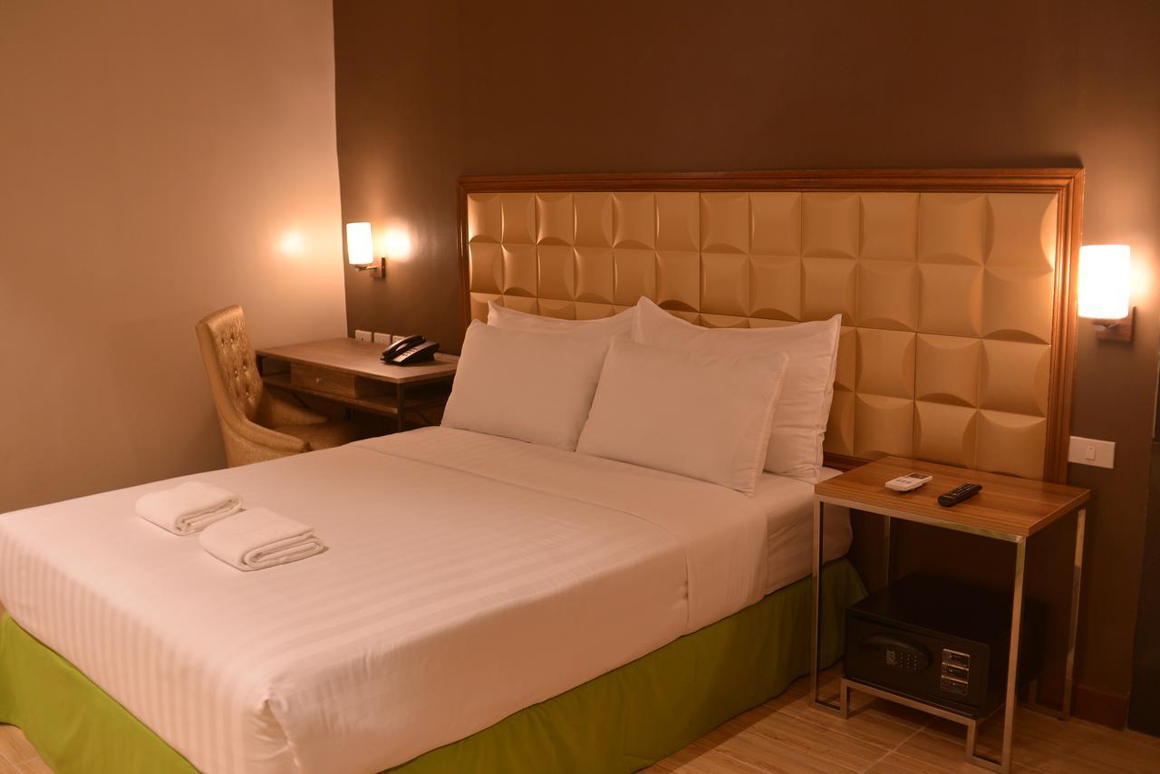 Robertson Hotel Naga  Εξωτερικό φωτογραφία