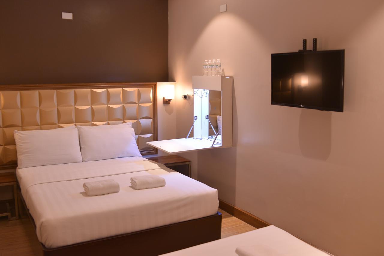 Robertson Hotel Naga  Εξωτερικό φωτογραφία