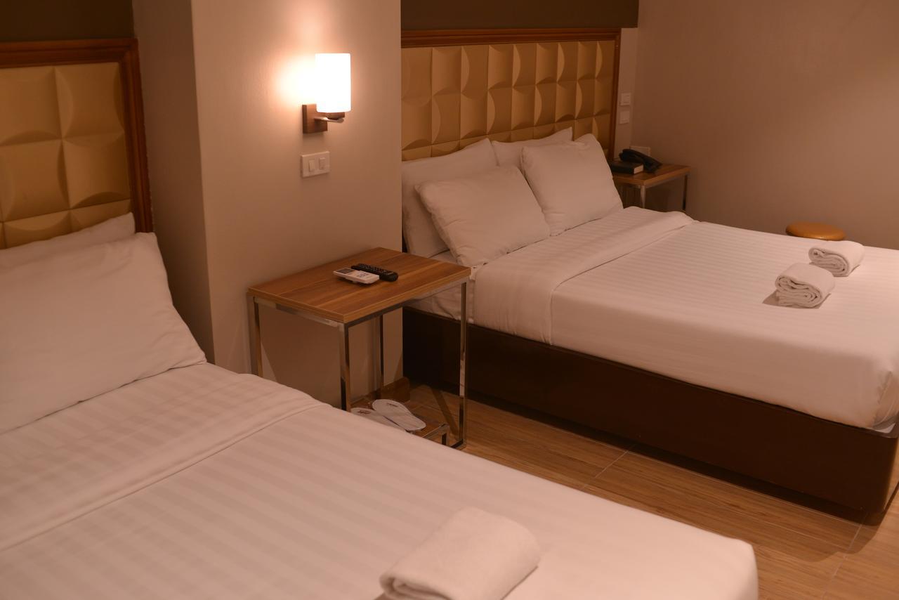 Robertson Hotel Naga  Εξωτερικό φωτογραφία