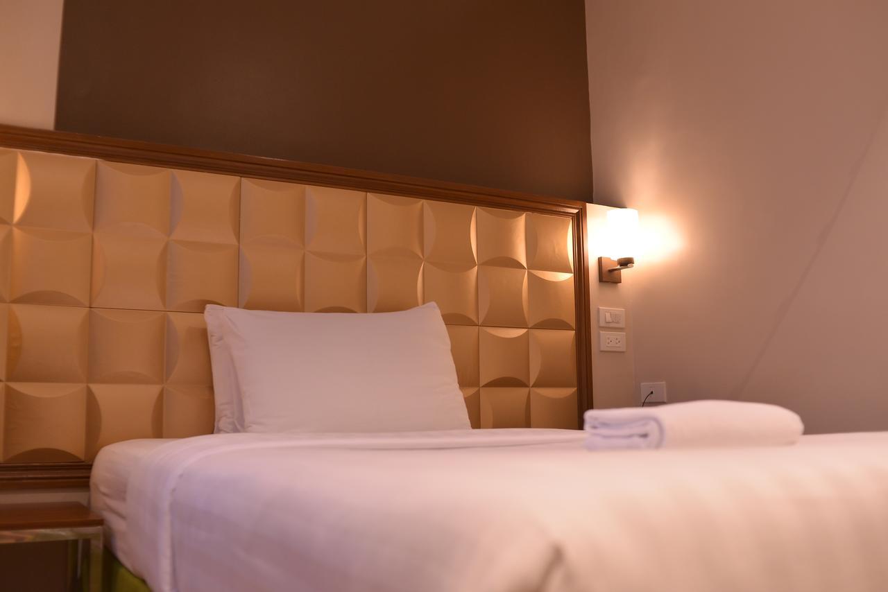 Robertson Hotel Naga  Εξωτερικό φωτογραφία