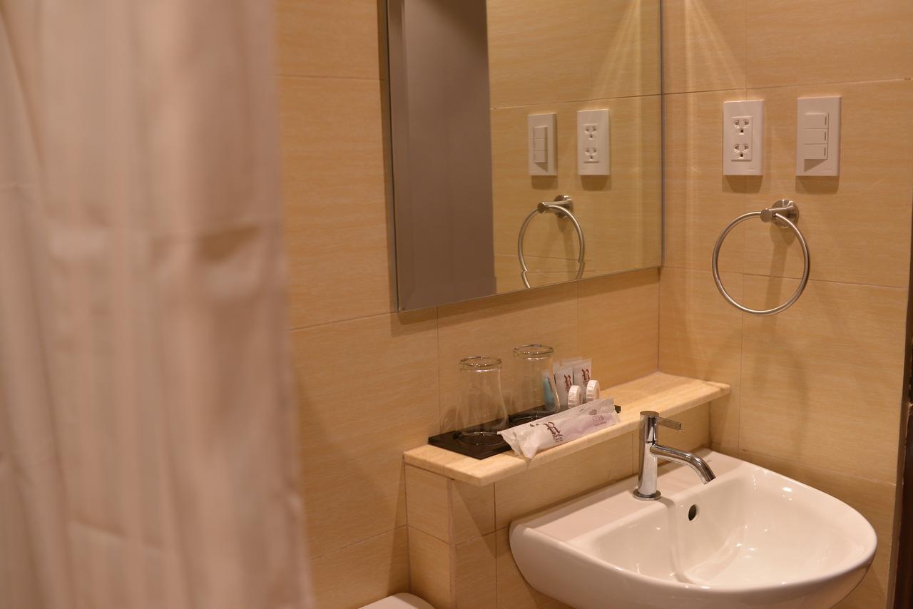 Robertson Hotel Naga  Εξωτερικό φωτογραφία