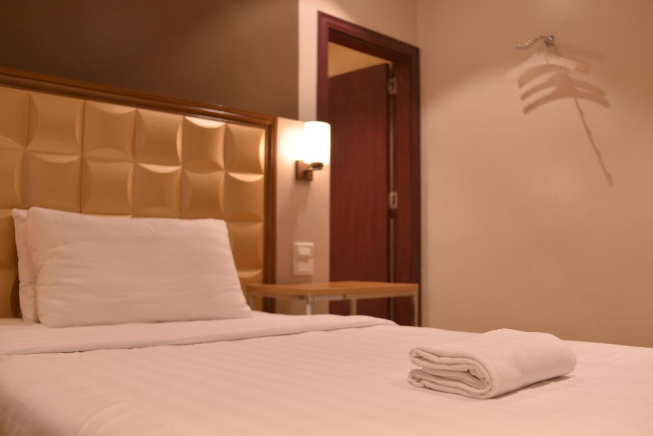 Robertson Hotel Naga  Δωμάτιο φωτογραφία