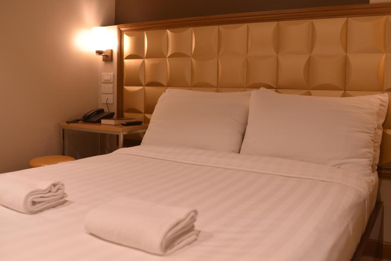 Robertson Hotel Naga  Δωμάτιο φωτογραφία