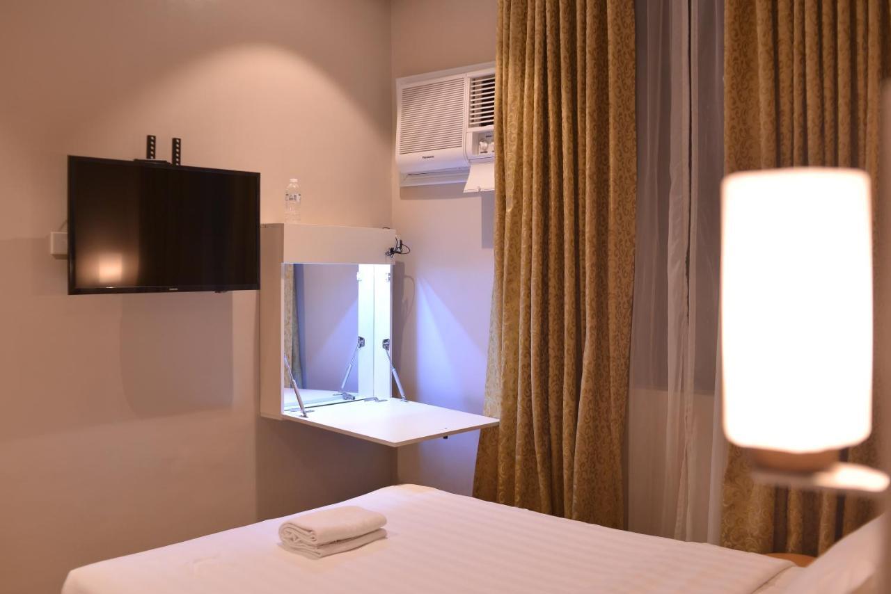 Robertson Hotel Naga  Δωμάτιο φωτογραφία